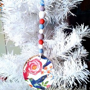 HAND CRAFTED SPRING/EASTER/HUMMINGBIRD BEADED WOOD ORNAMENT/TIERED TRAY DECOR